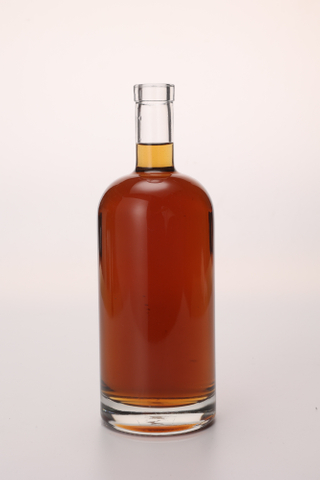Wholesale High Quality Custom Whiskey Glass Bottle Cork 500ml 750ml 1000ml Liquor Empty Glass Bottle for Whiskey